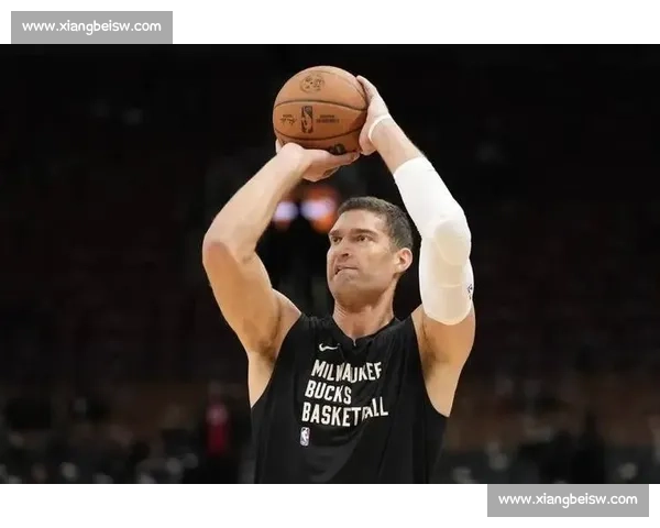 大洛佩斯意外转投快船!2 年 1800 万截胡湖人,洛城德比再添变数 大洛佩斯意外转投快船!2 年 1800 万截胡湖人,洛城德比再添变数