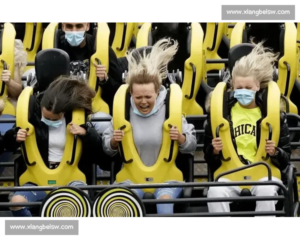 空中飞车惊魂:道具失控倾斜,女演员绝境呼救 空中飞车惊魂:道具失控倾斜,女演员绝境呼救