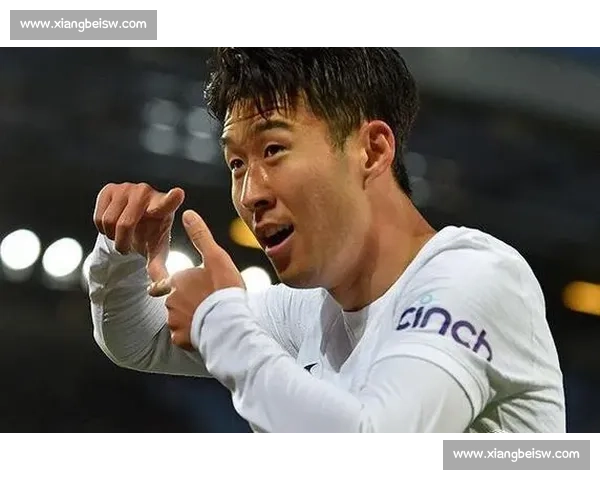 孔刘挂孙兴慜冠军奖牌,孙兴慜:哥,我永远挺你! 孔刘挂孙兴慜冠军奖牌,孙兴慜:哥,我永远挺你!