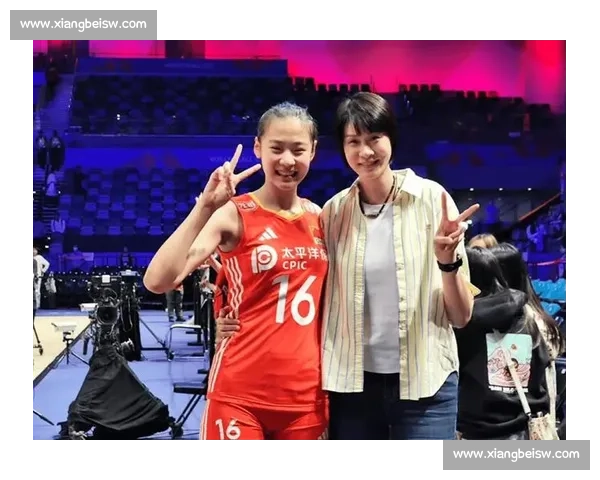 泪洒赛场！王奥芊扑向赵蕊蕊哽咽，上海队新星演绎女排精神传承